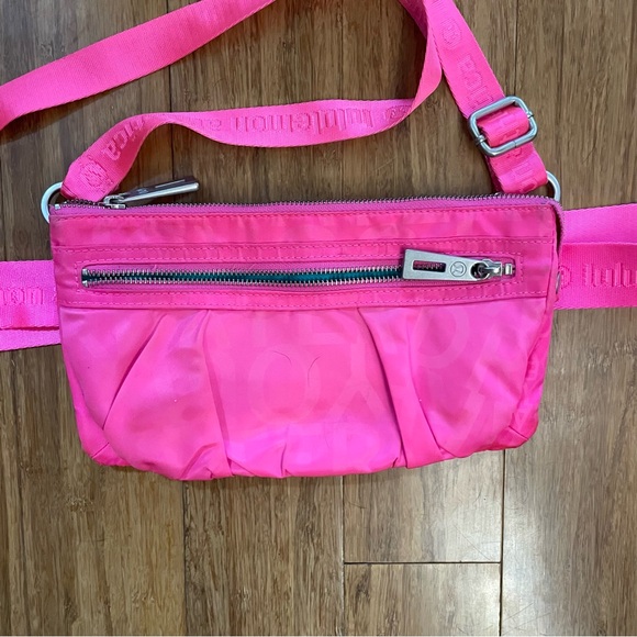 lululemon athletica Handbags - Lululemon Travel Pooch - Pink